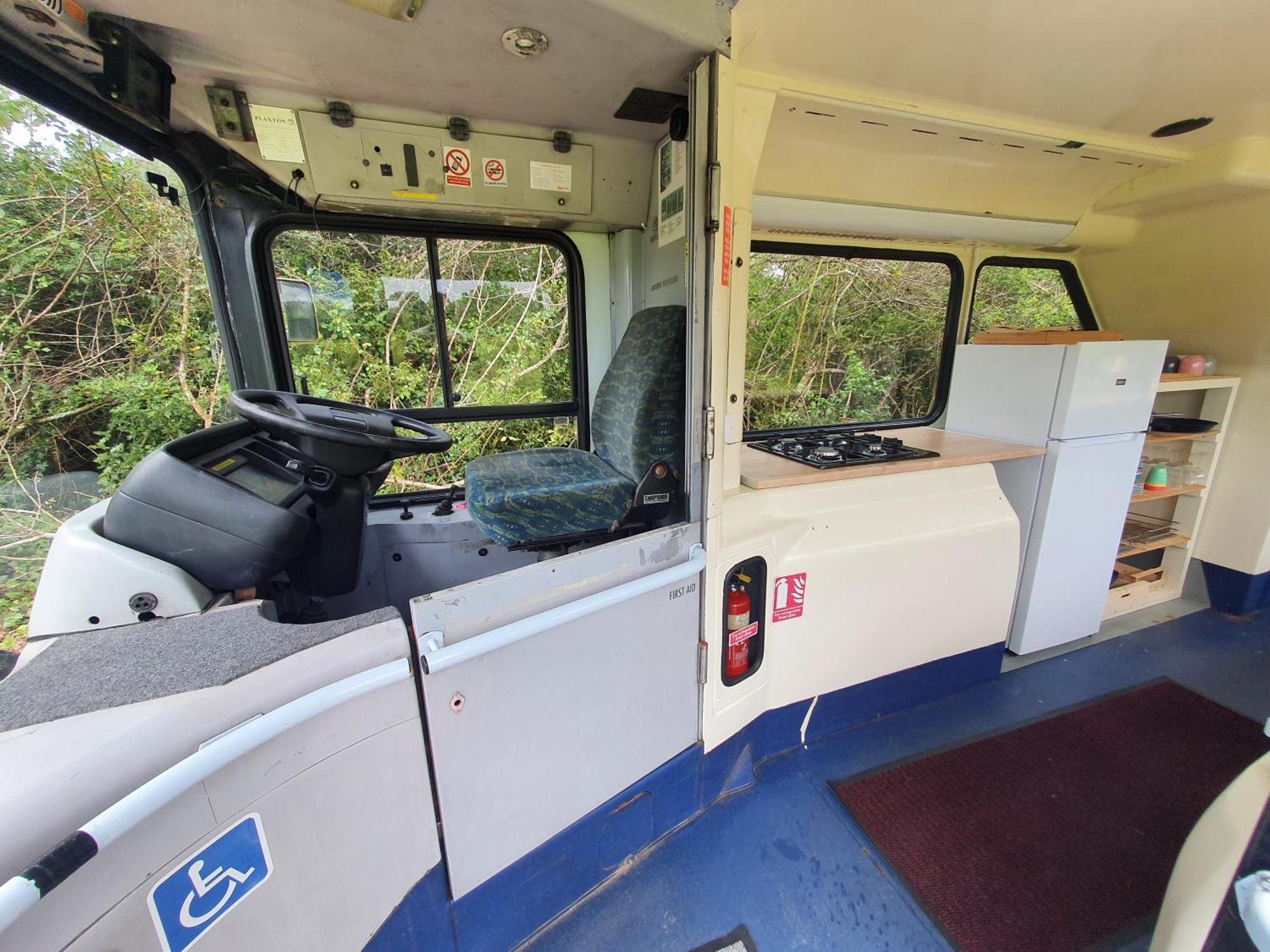 Double Decker Bus On An Alpaca Farm Sleeps 8, 5 Mins Drive To Dartmoor