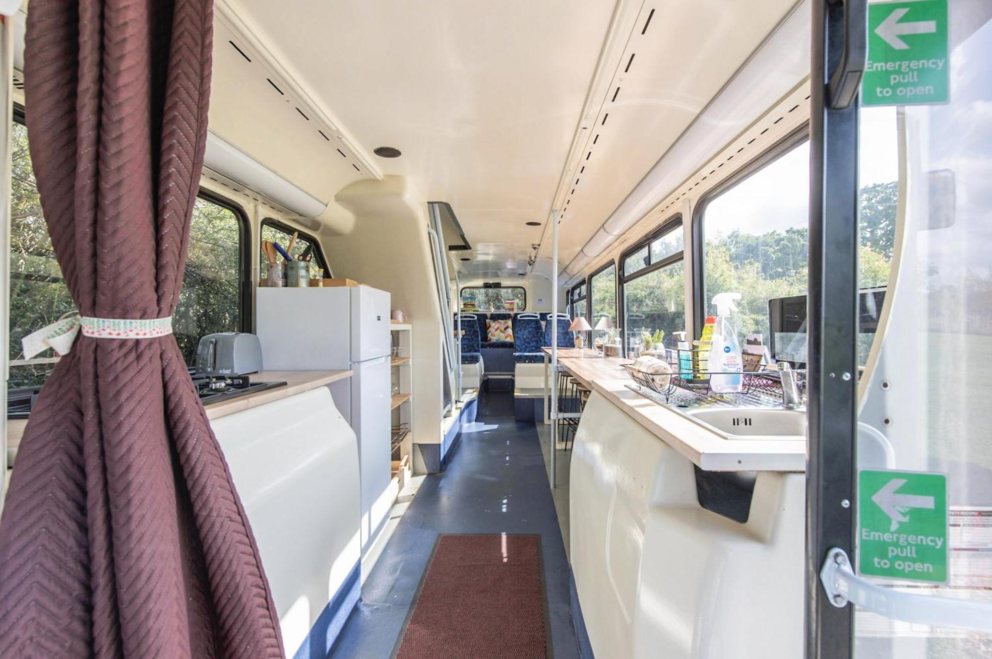 Double Decker Bus On An Alpaca Farm Sleeps 8, 5 Mins Drive To Dartmoor Holiday home