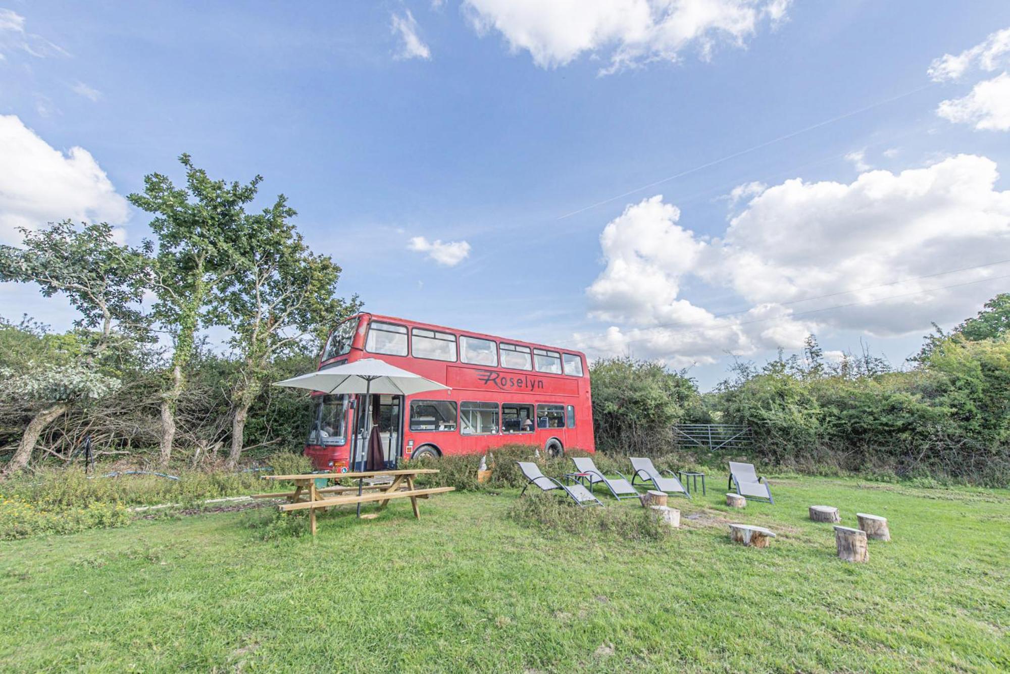 Holiday home Double Decker Bus On An Alpaca Farm Sleeps 8, 5 Mins Drive To Dartmoor Bovey Tracey